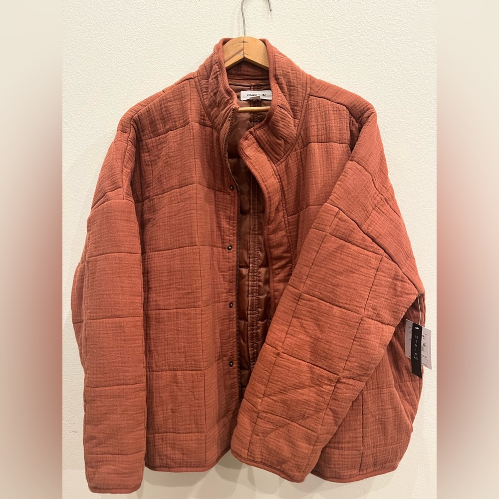 O'NEILL Women's Mabeline Oversized Quilted Jacket 
NWT size Large - Picture 4 of 5